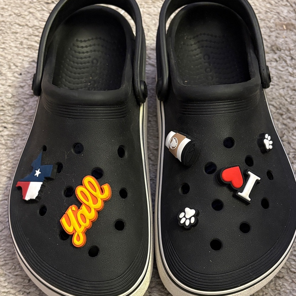 Black Crocband Clogs CROCS with Fun Charms